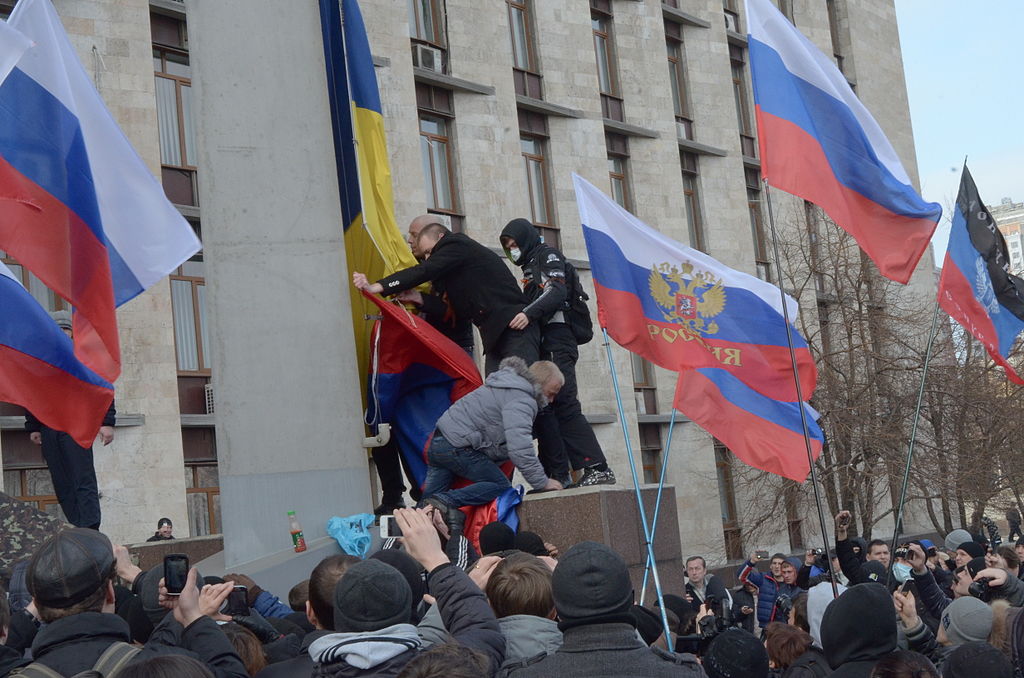 Russians in Ukraine: Before and after Euromaidan