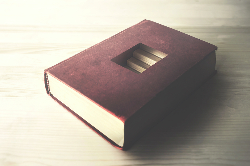 Problematizing Reality and Fiction in World Politics